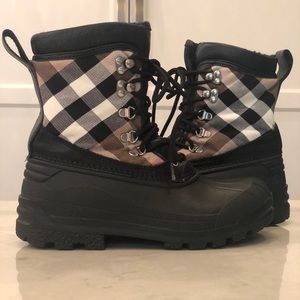 Burberry Snow Boots Size 6.5/7.5
